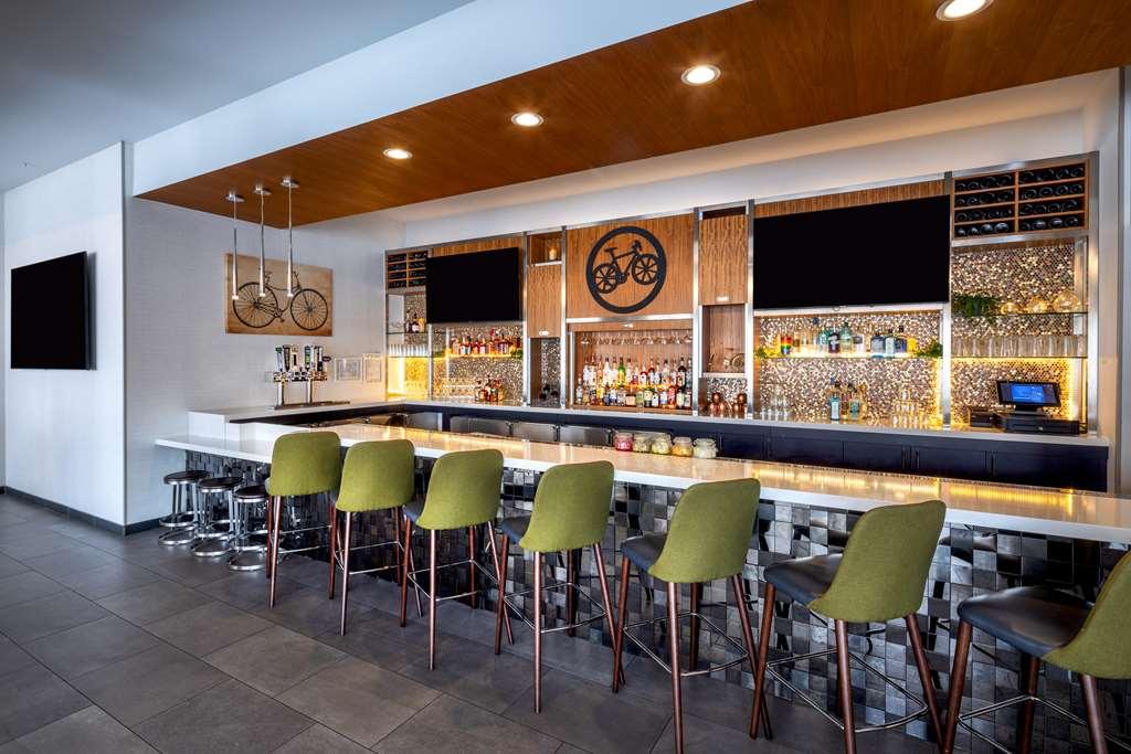 Hilton Garden Inn Redmond Wa Restoran gambar